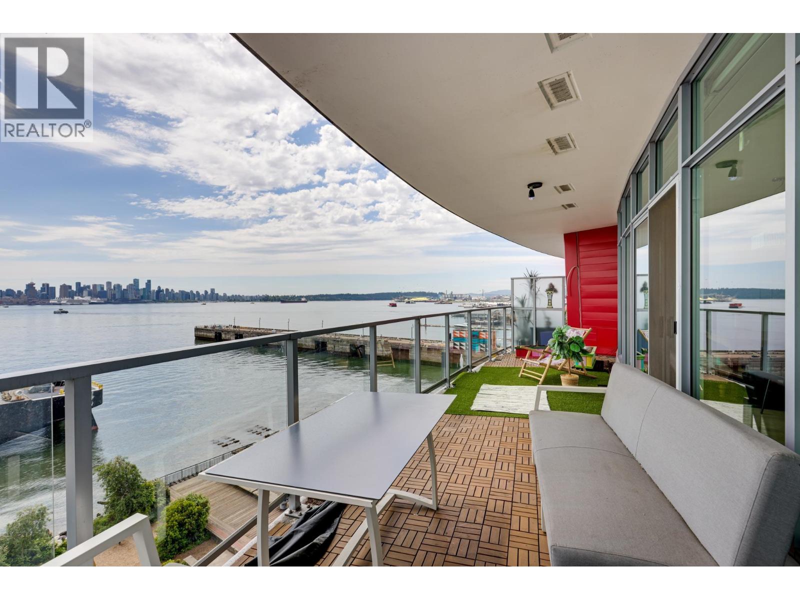 501 185 VICTORY SHIP WAY, North Vancouver
