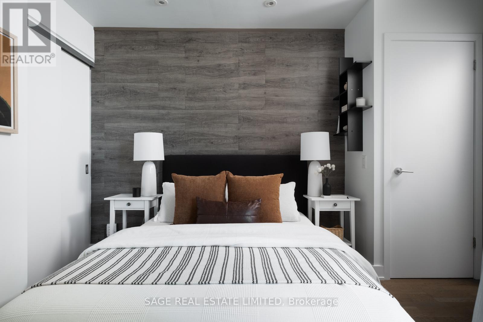 Photo 15 of 401 2 Gladstone Avenue, Toronto ON