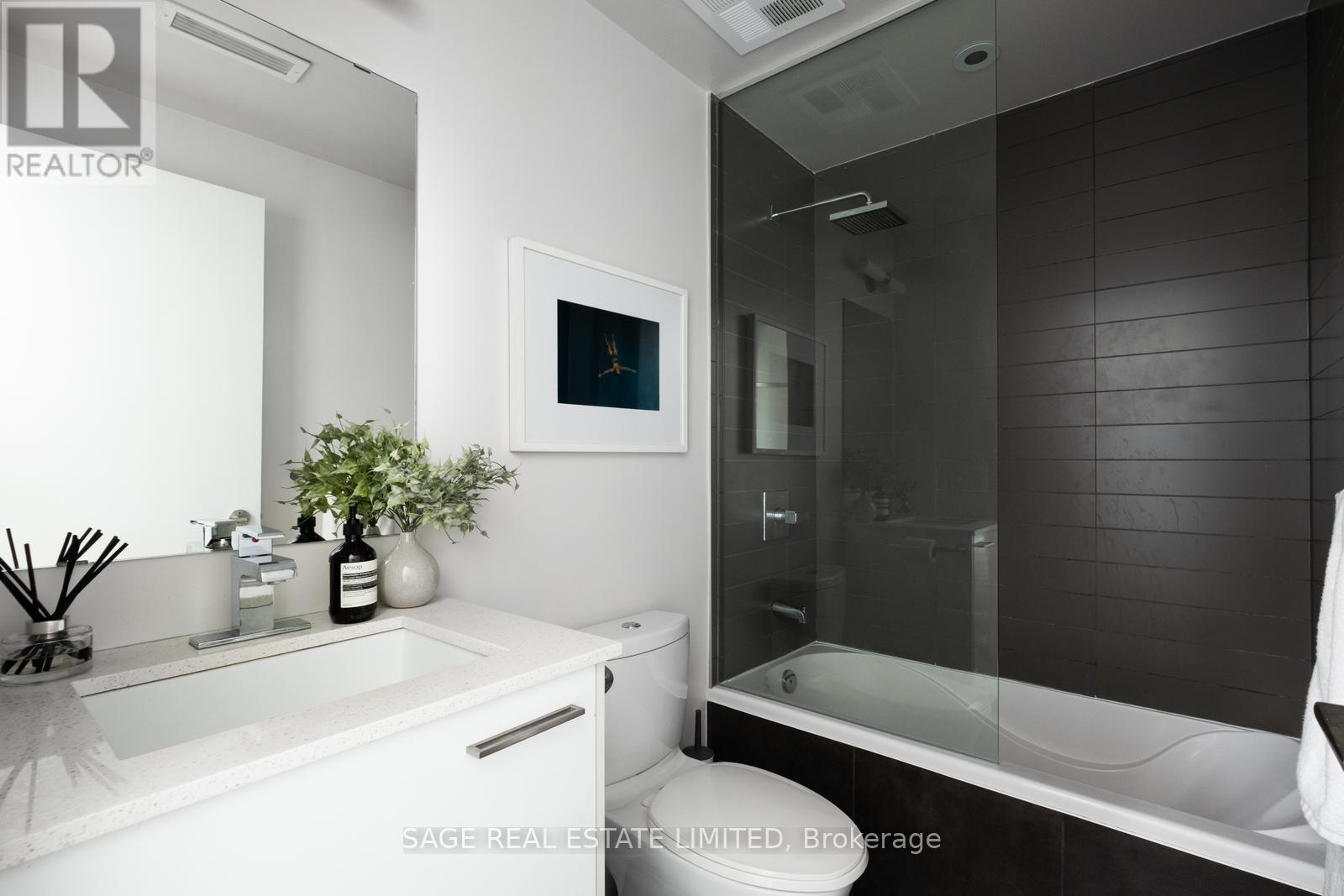 Photo 18 of 401 2 Gladstone Avenue, Toronto ON