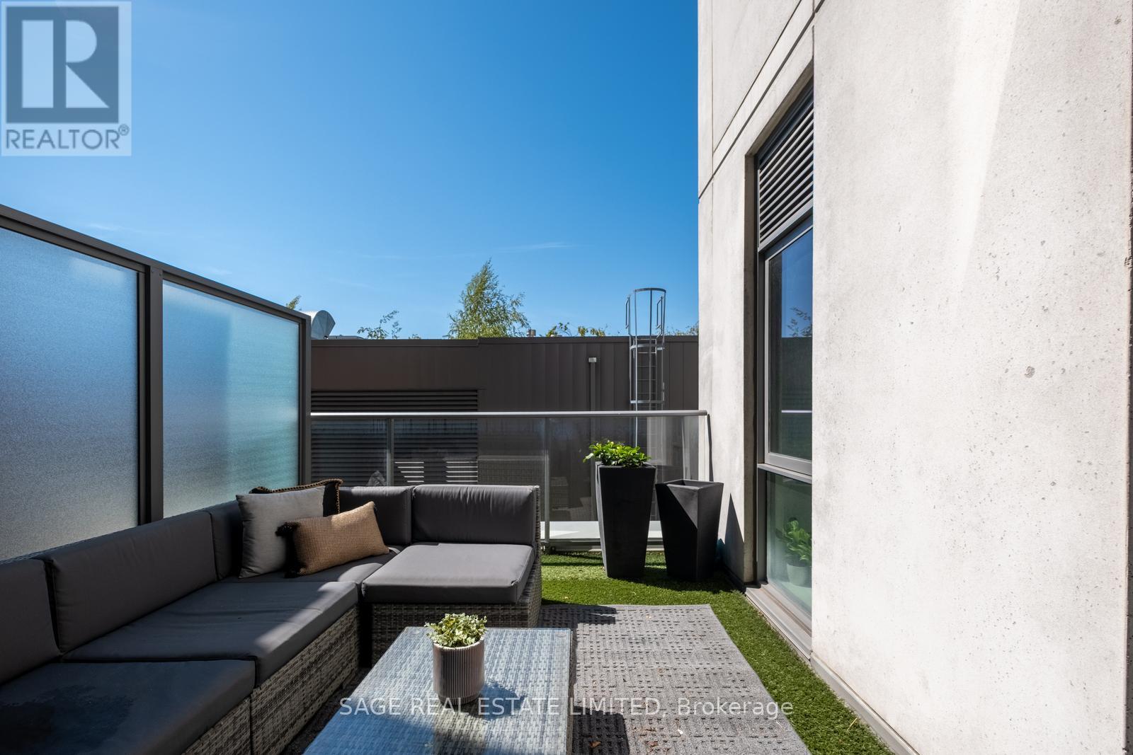 Photo 28 of 401 2 Gladstone Avenue, Toronto ON