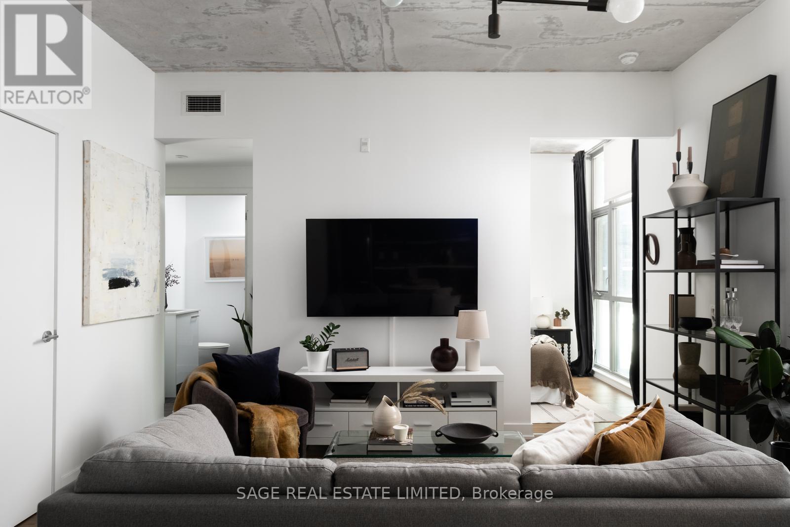 Photo 5 of 401 2 Gladstone Avenue, Toronto ON