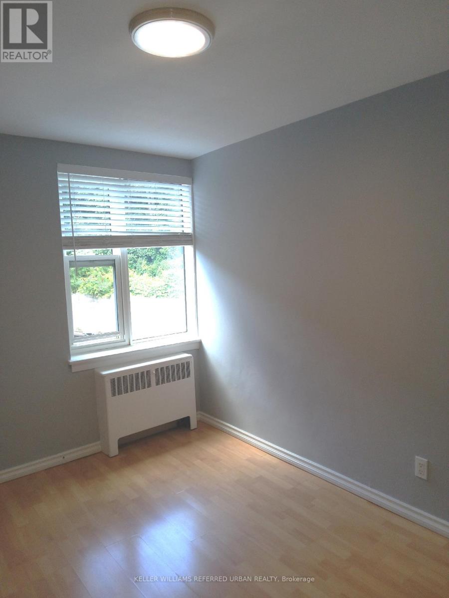 Photo 10 of 14 464 Summerhill Avenue E, Toronto ON