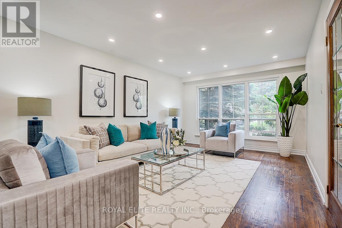 Photo 1 of 11 Abbeywood Trail, Toronto ON
