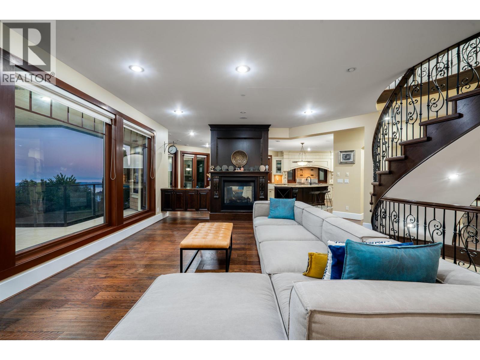 2336 KADLEC COURT, West Vancouver