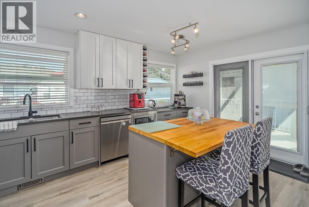 Photo 3 of 18859 123 A Avenue, Pitt Meadows BC