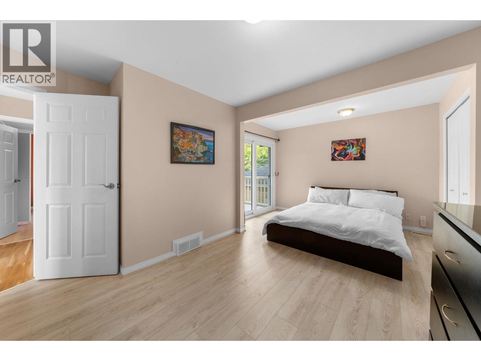 Photo 11 of 1025 Beaufort Road, North Vancouver BC
