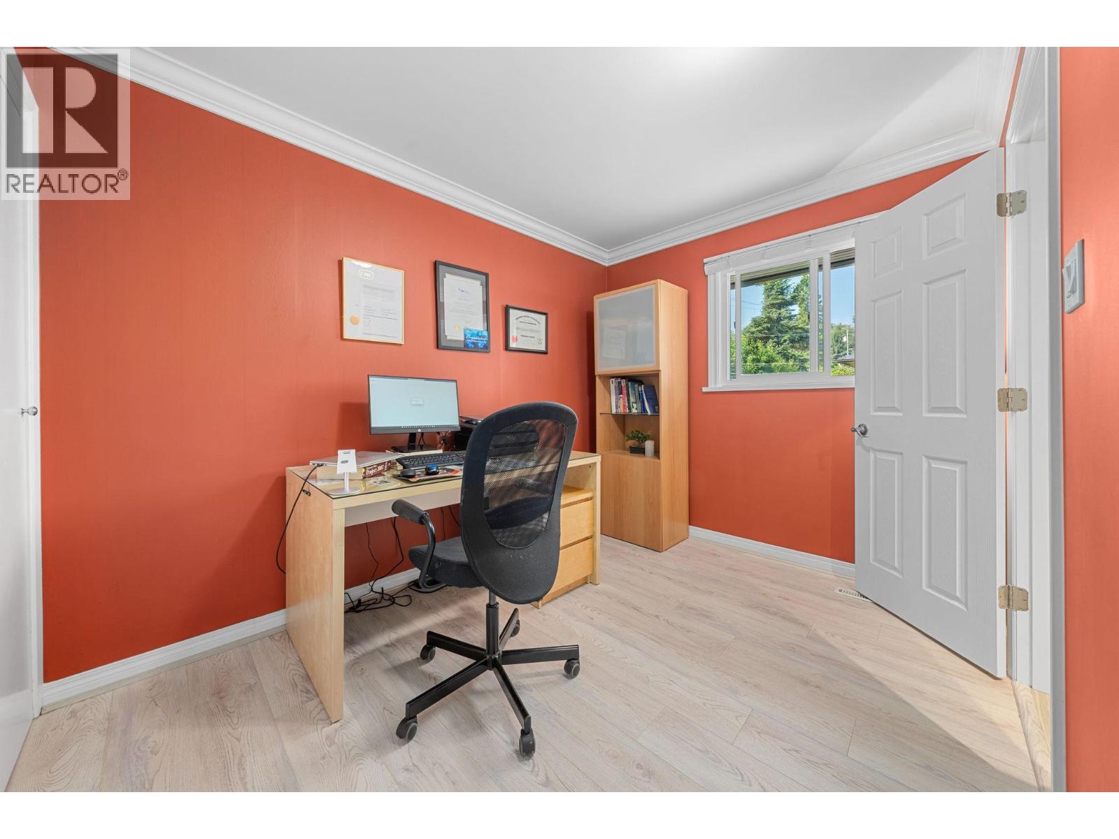 Photo 15 of 1025 Beaufort Road, North Vancouver BC