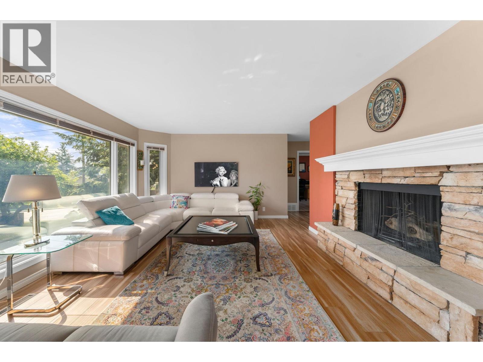 Photo 3 of 1025 Beaufort Road, North Vancouver BC
