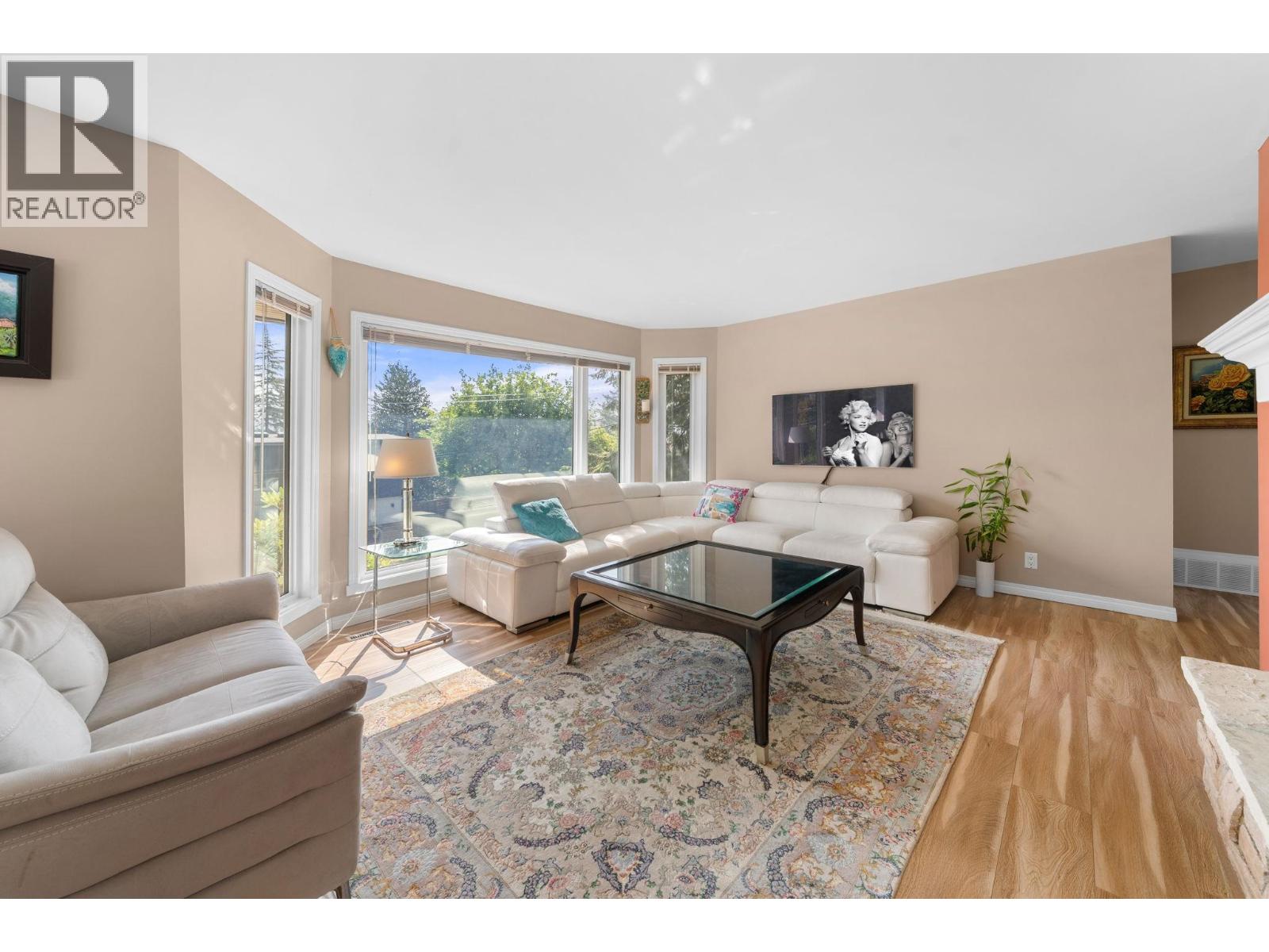 Photo 4 of 1025 Beaufort Road, North Vancouver BC