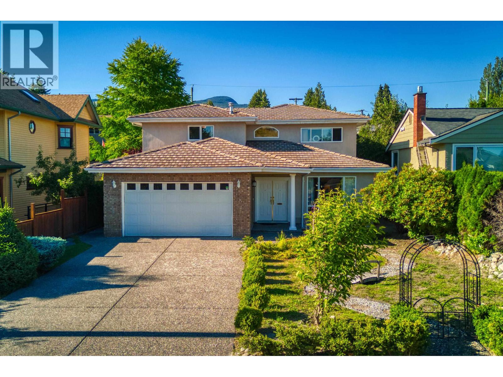 826 E 13TH STREET, North Vancouver