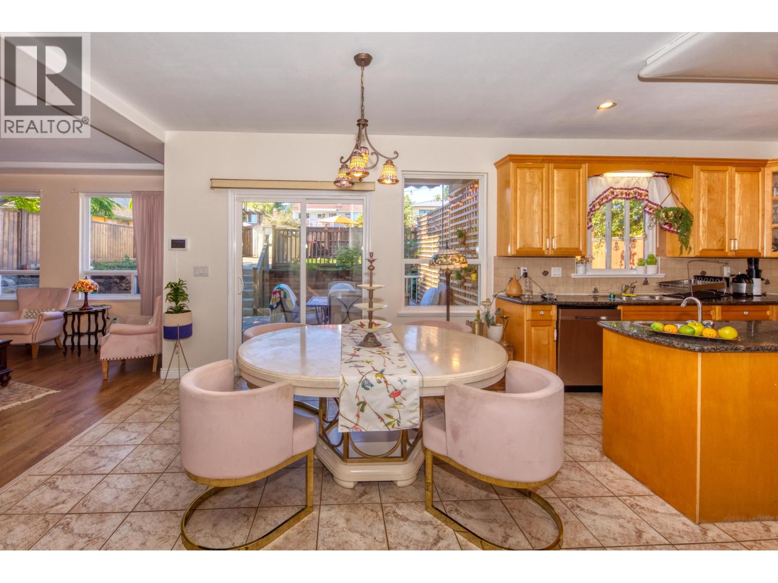 826 E 13TH STREET, North Vancouver
