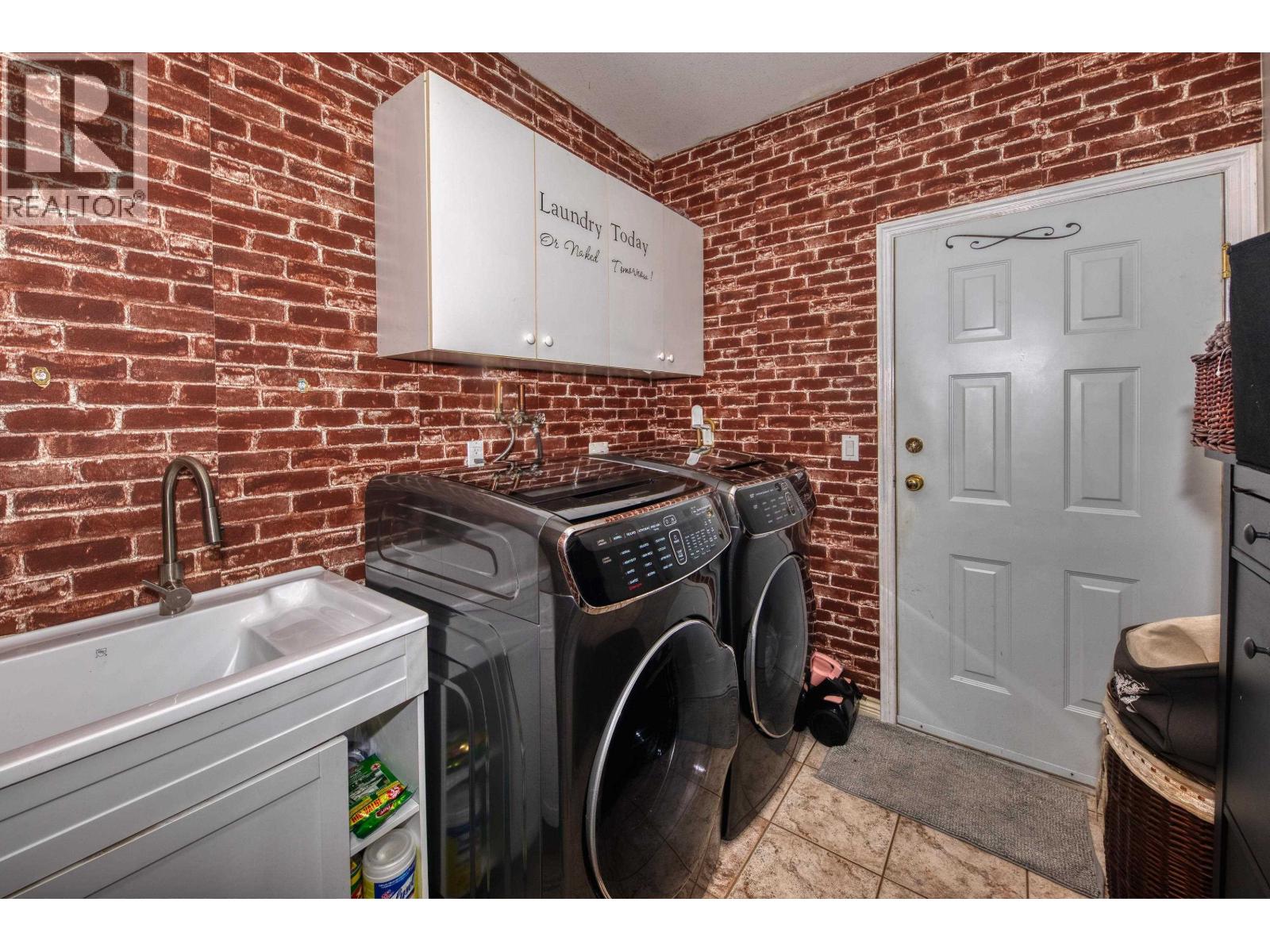 826 E 13TH STREET, North Vancouver