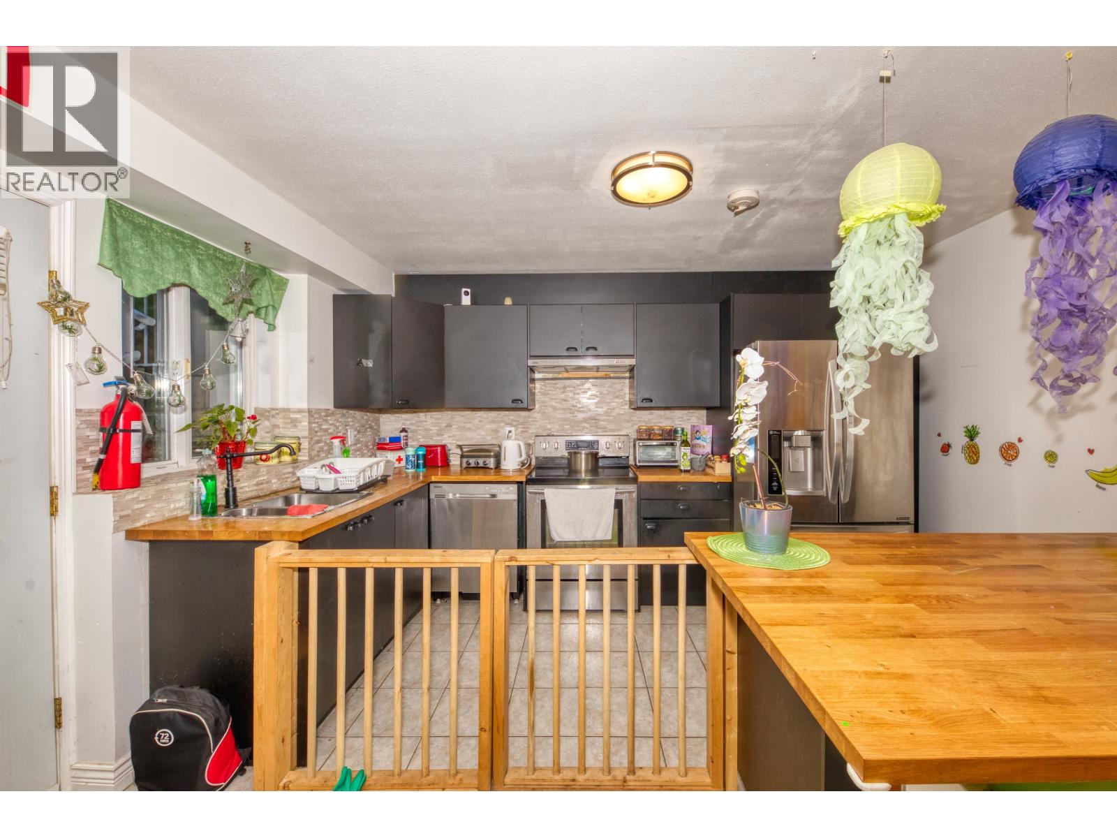826 E 13TH STREET, North Vancouver