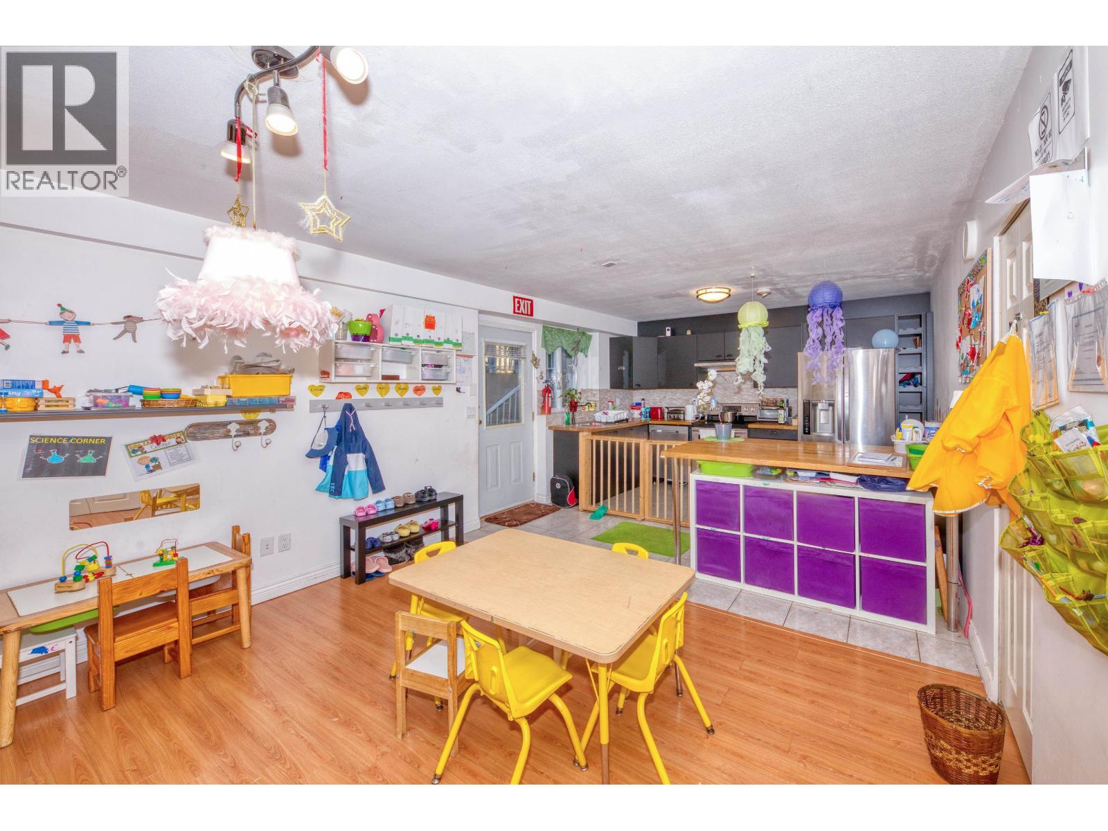 826 E 13TH STREET, North Vancouver