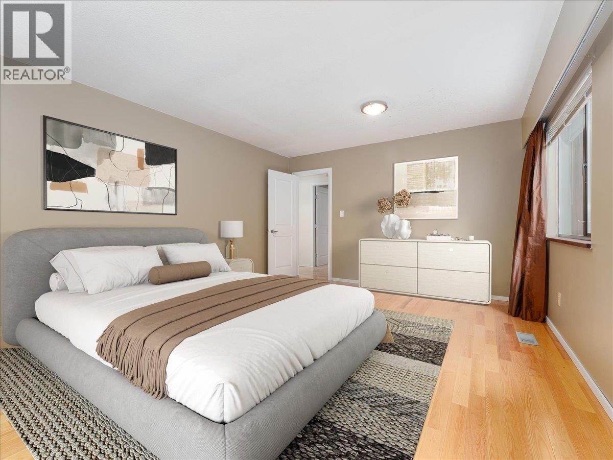 Photo 17 of 277 E Braemar Road, North Vancouver BC