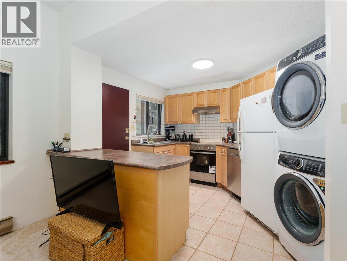 Photo 25 of 277 E Braemar Road, North Vancouver BC