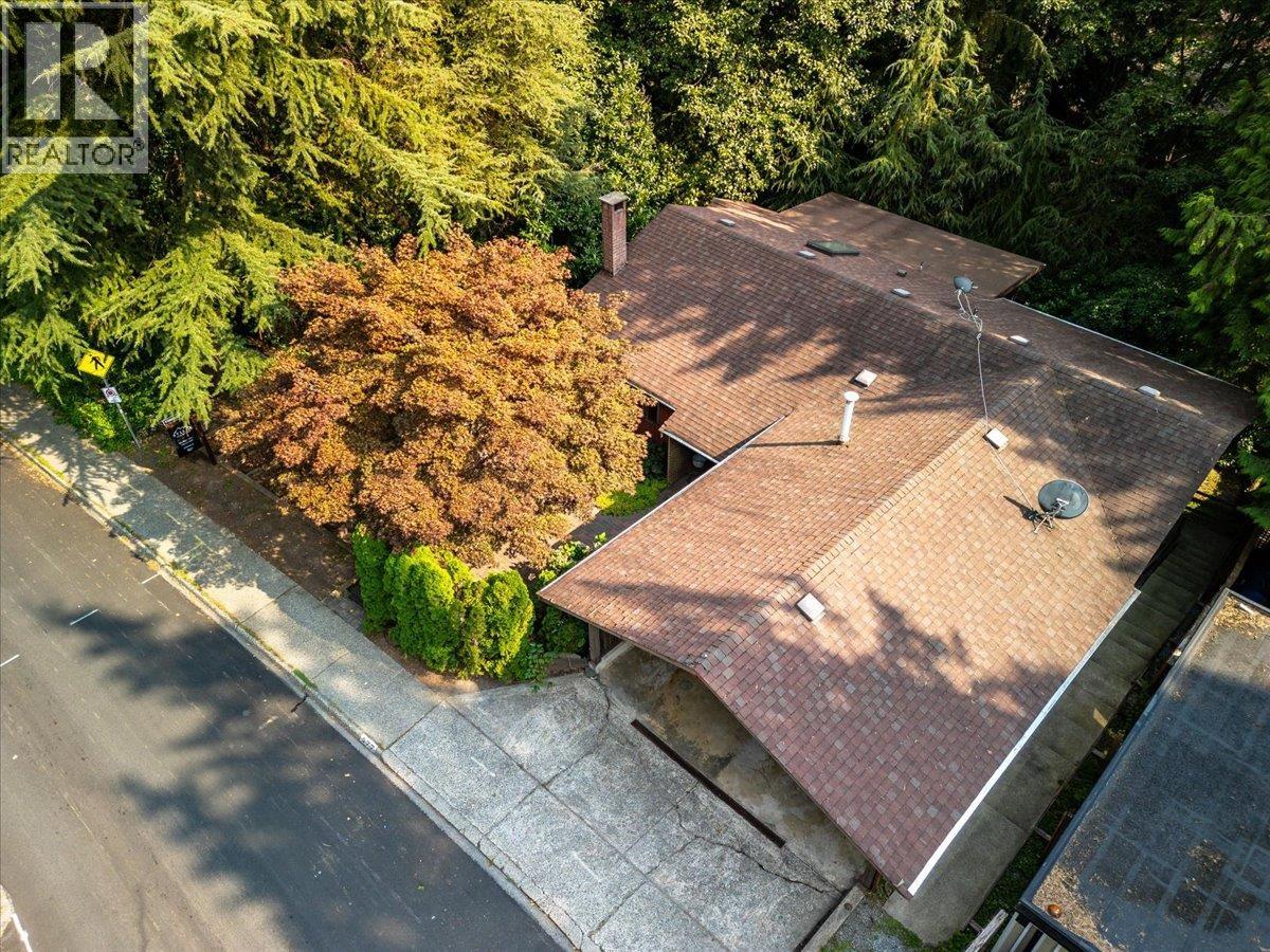 Photo 36 of 277 E Braemar Road, North Vancouver BC