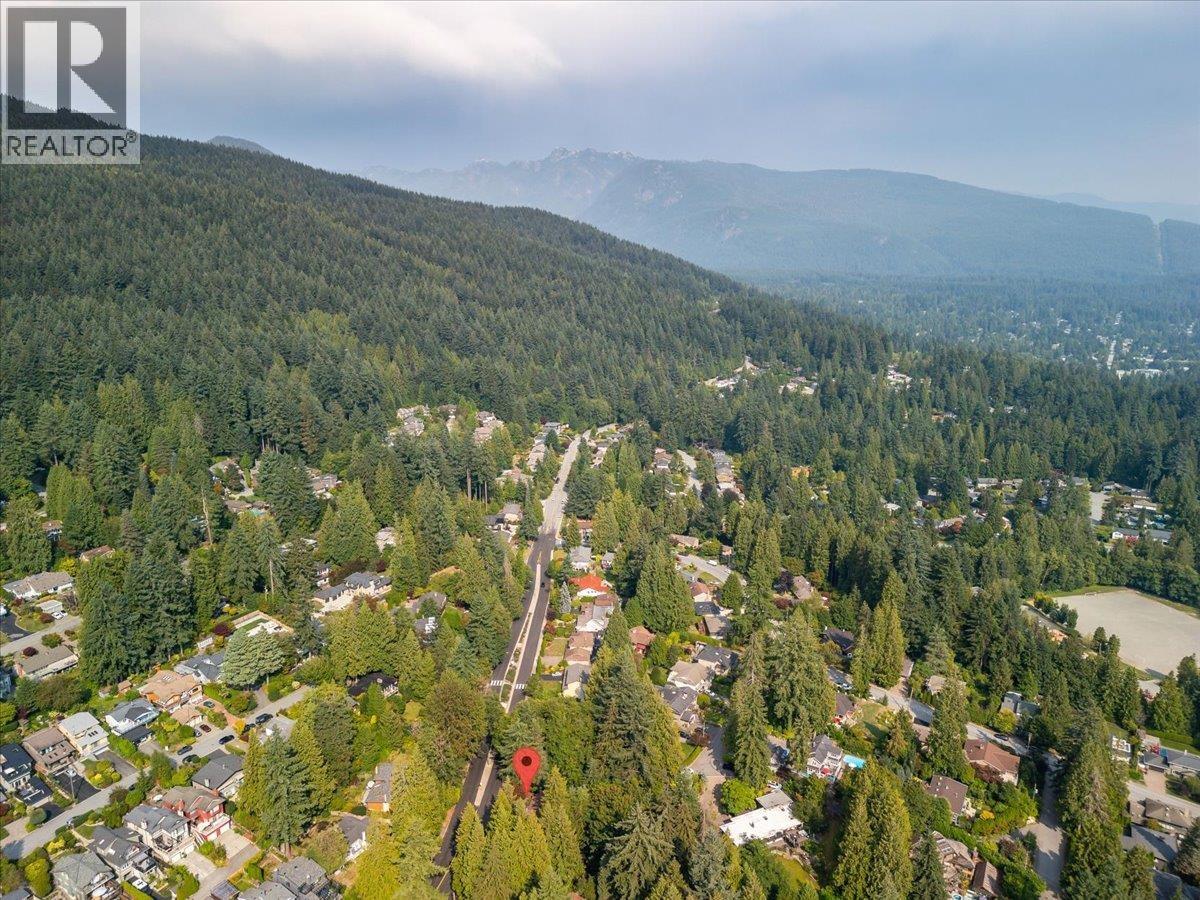 Photo 39 of 277 E Braemar Road, North Vancouver BC