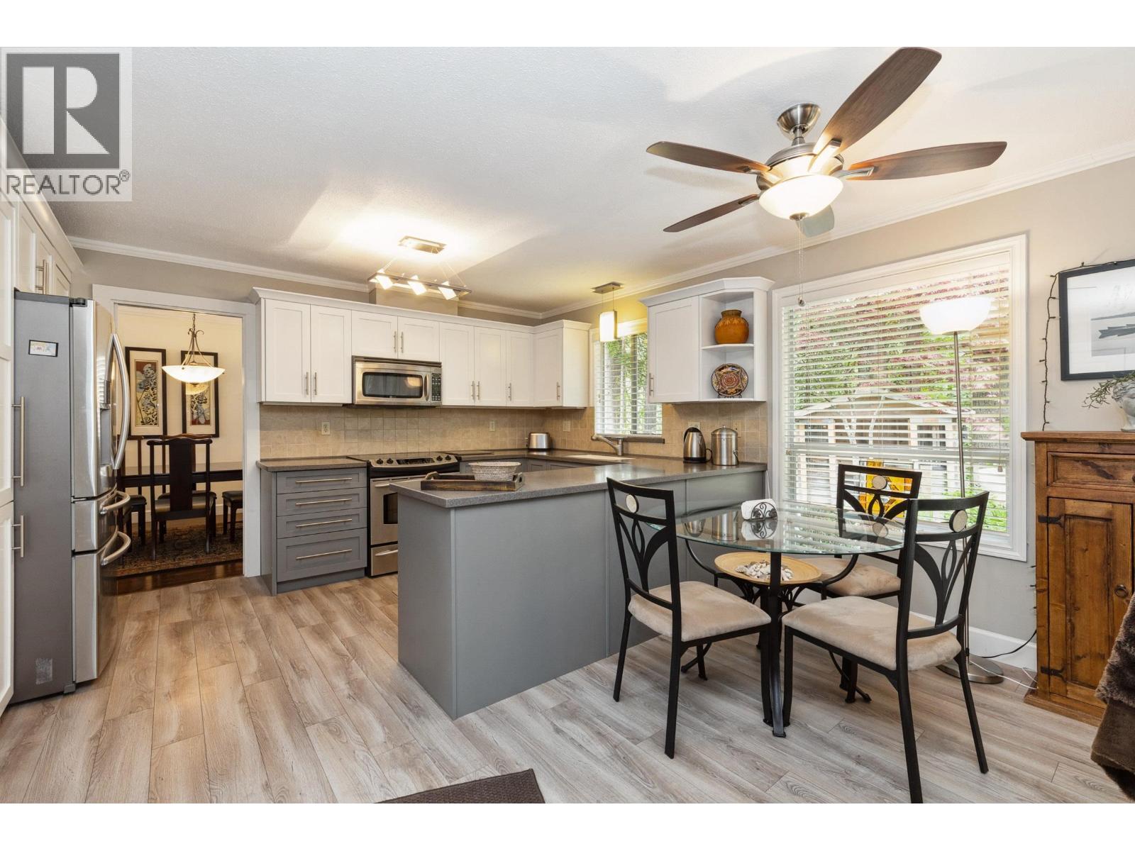 Photo 10 of 4728 Underwood Avenue, North Vancouver BC