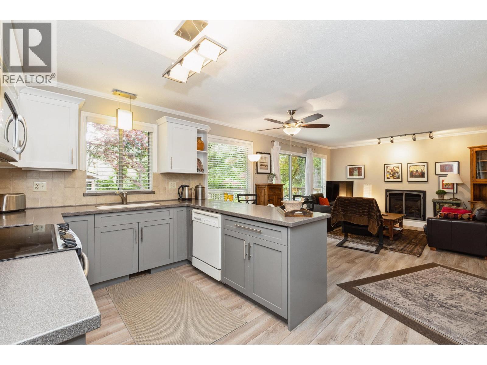 Photo 11 of 4728 Underwood Avenue, North Vancouver BC
