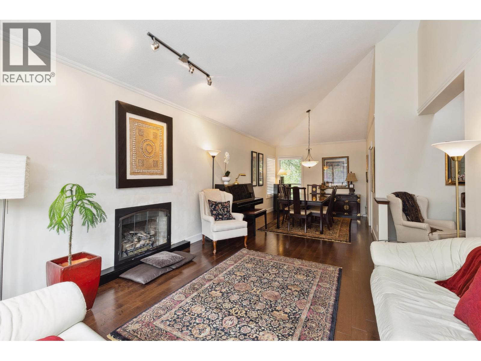 Photo 6 of 4728 Underwood Avenue, North Vancouver BC