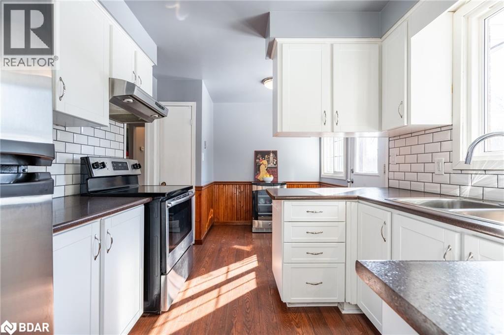 Photo 23 of 1893 Centre Road, Hamilton ON