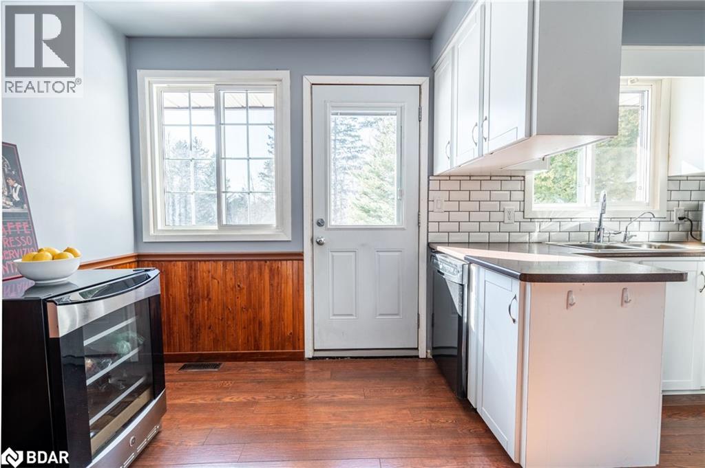 Photo 25 of 1893 Centre Road, Hamilton ON