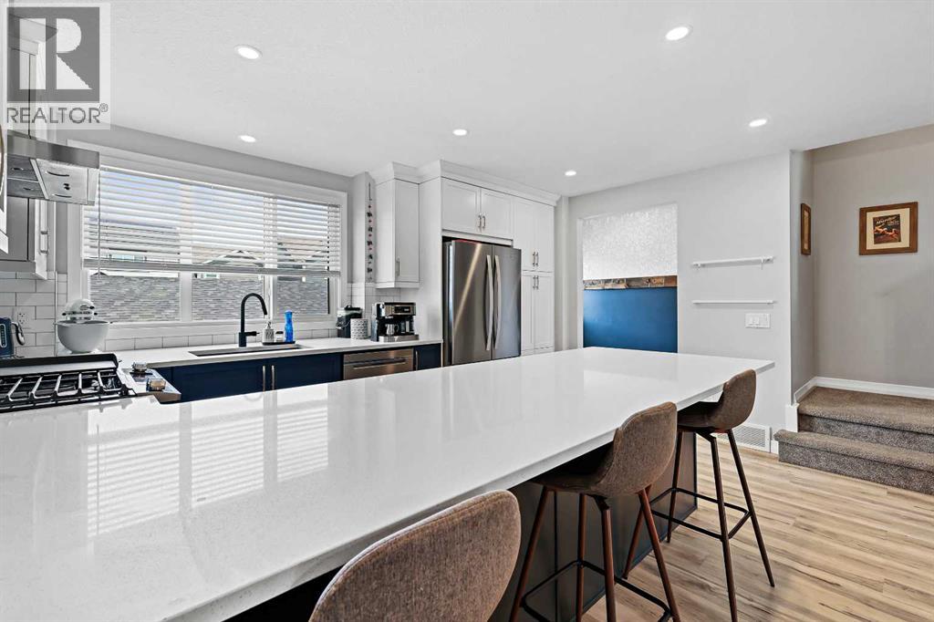 Photo 15 of 554 Masters Road Se, Calgary AB