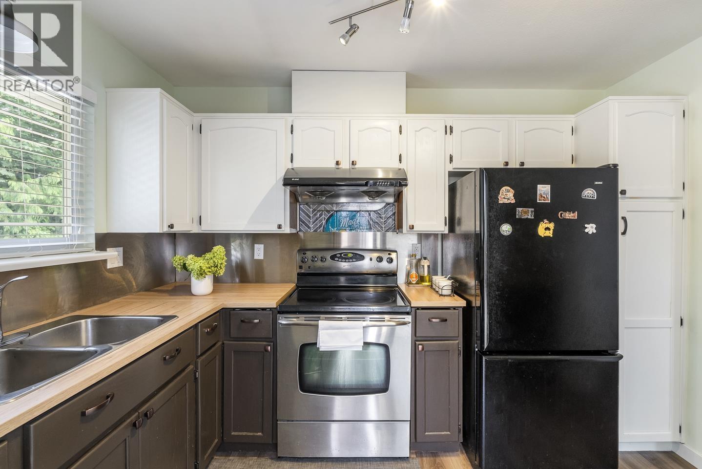 Photo 8 of 23780 119 B Avenue, Maple Ridge BC