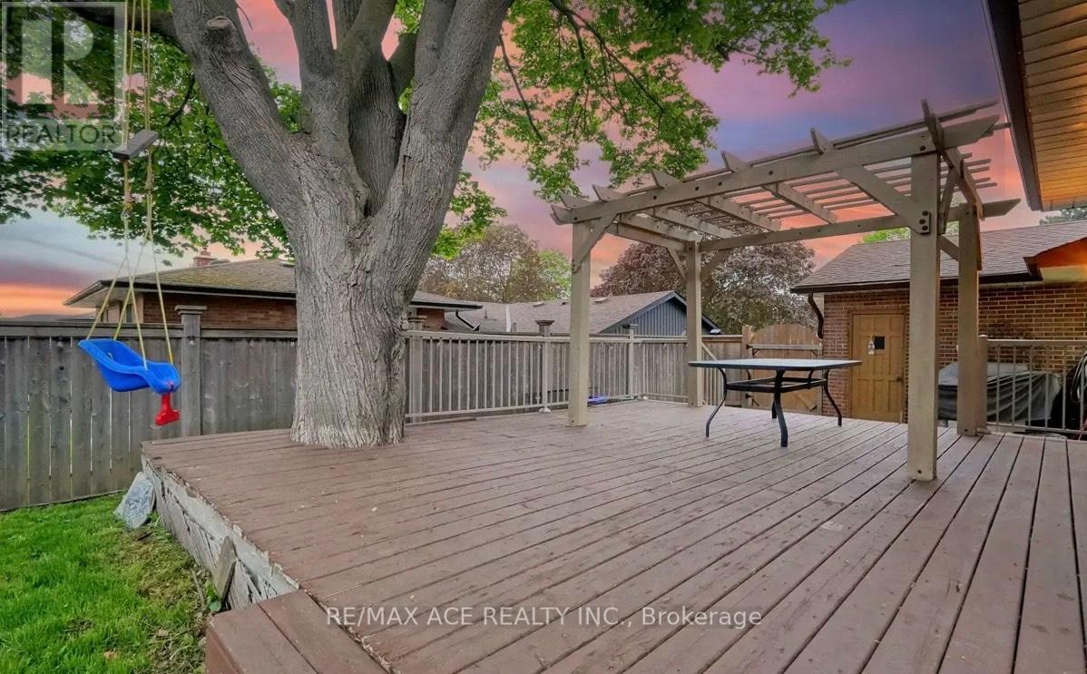 Photo 27 of 603 Braemor Court, Oshawa ON
