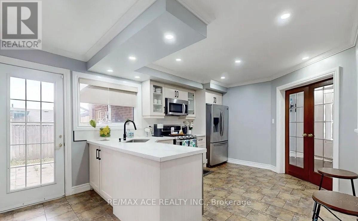 Photo 8 of 603 Braemor Court, Oshawa ON