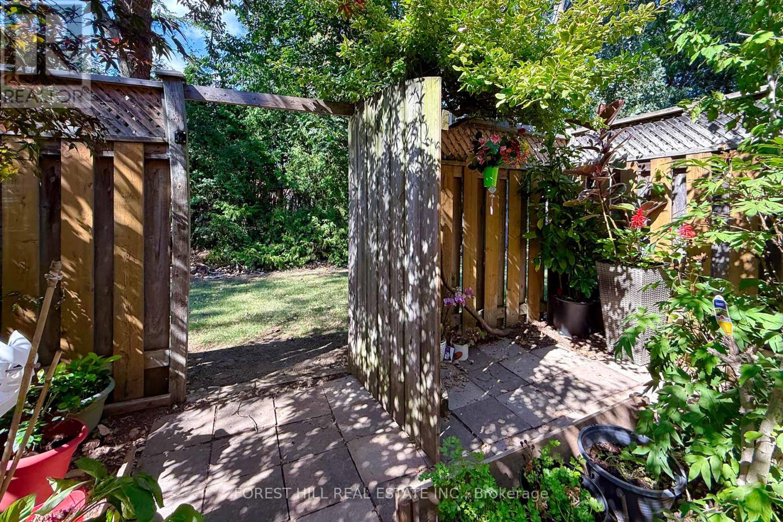 Photo 24 of 12 1 Davisbrook Boulevard, Toronto ON