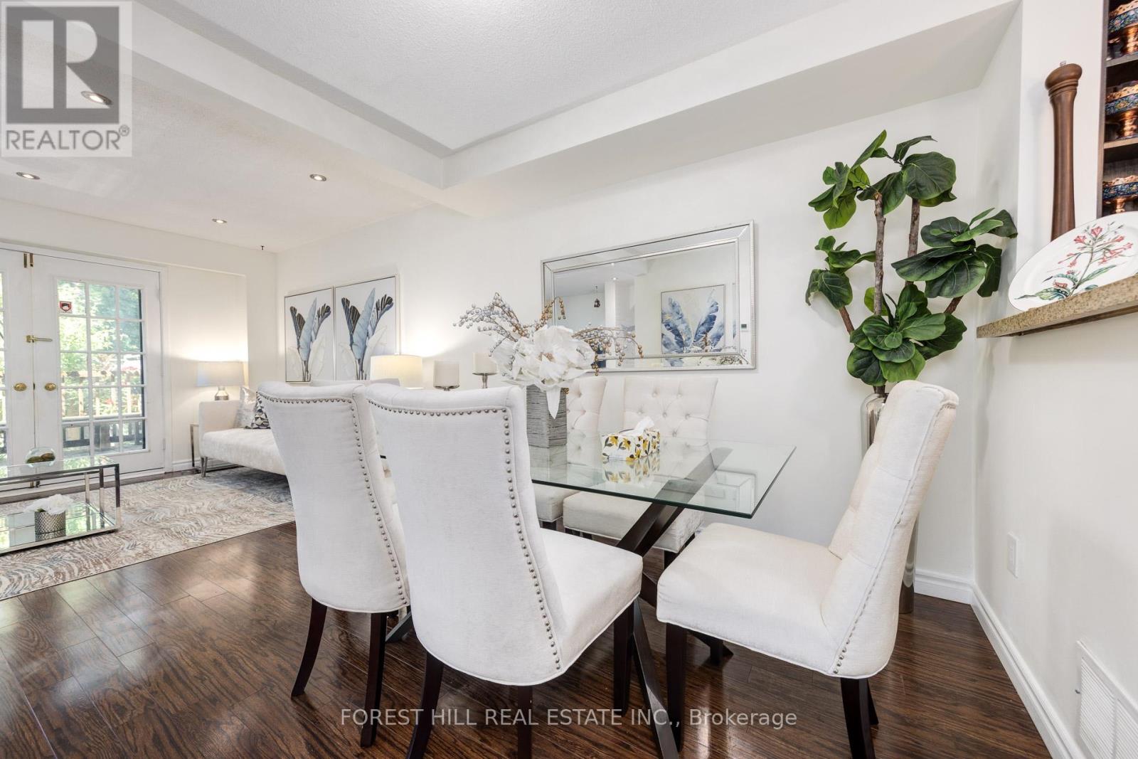 Photo 9 of 12 1 Davisbrook Boulevard, Toronto ON