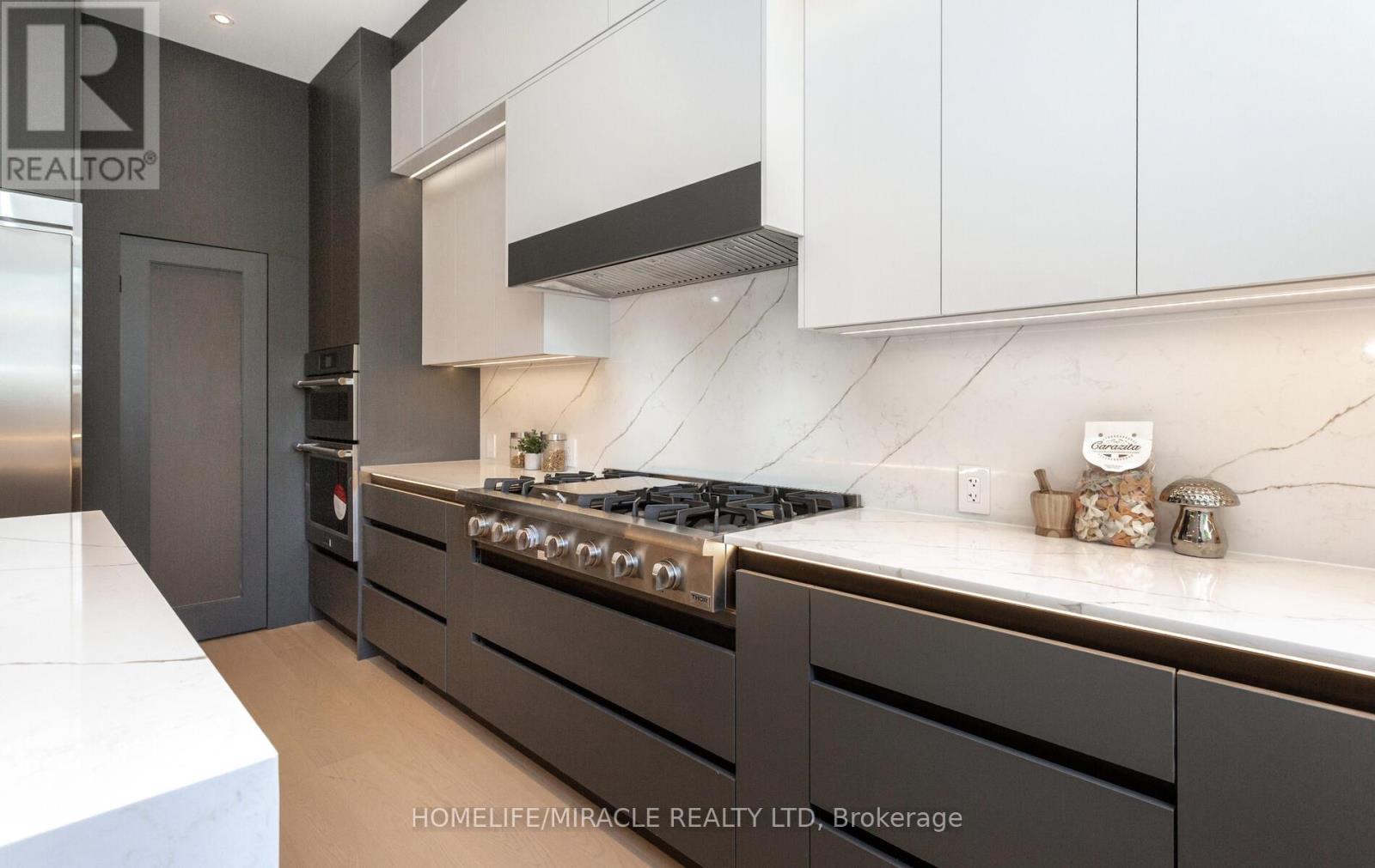 Photo 18 of 55 Adanac Drive, Toronto ON