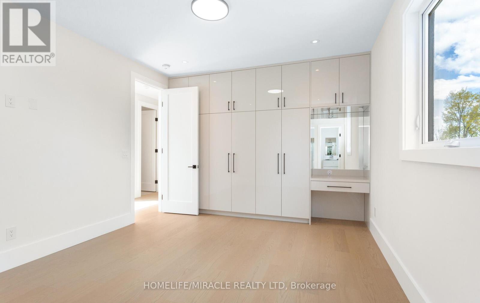 Photo 27 of 55 Adanac Drive, Toronto ON