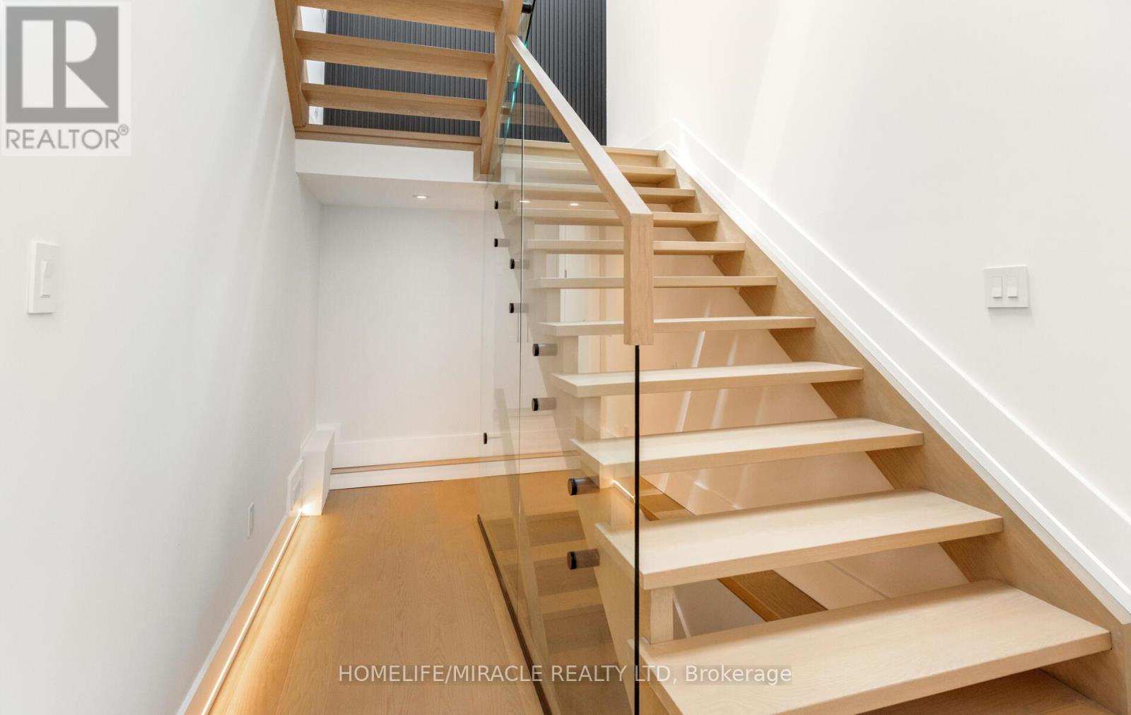 Photo 33 of 55 Adanac Drive, Toronto ON