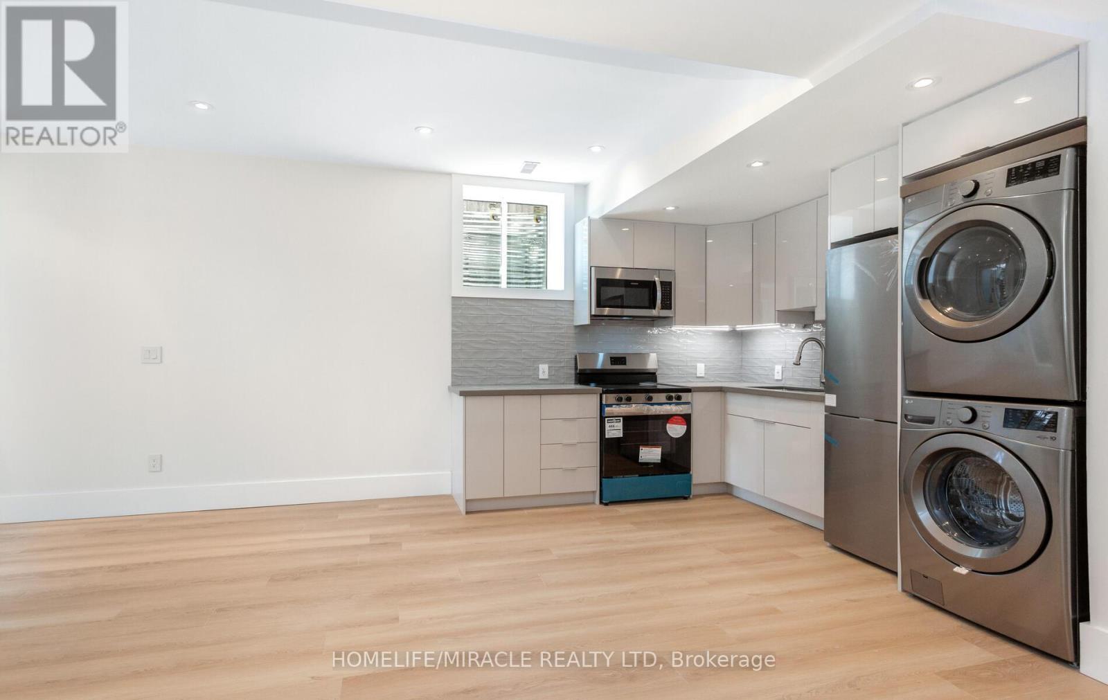 Photo 37 of 55 Adanac Drive, Toronto ON