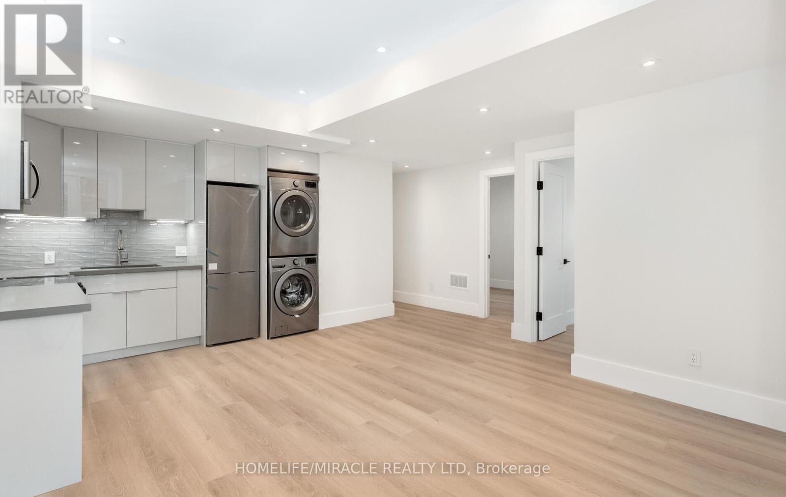 Photo 39 of 55 Adanac Drive, Toronto ON