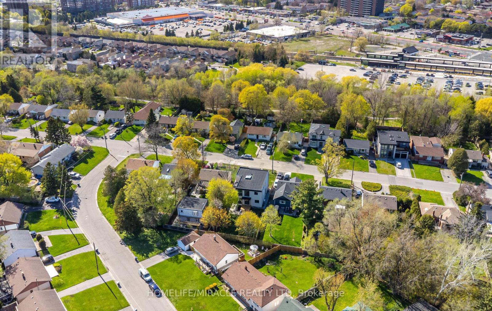 Photo 4 of 55 Adanac Drive, Toronto ON