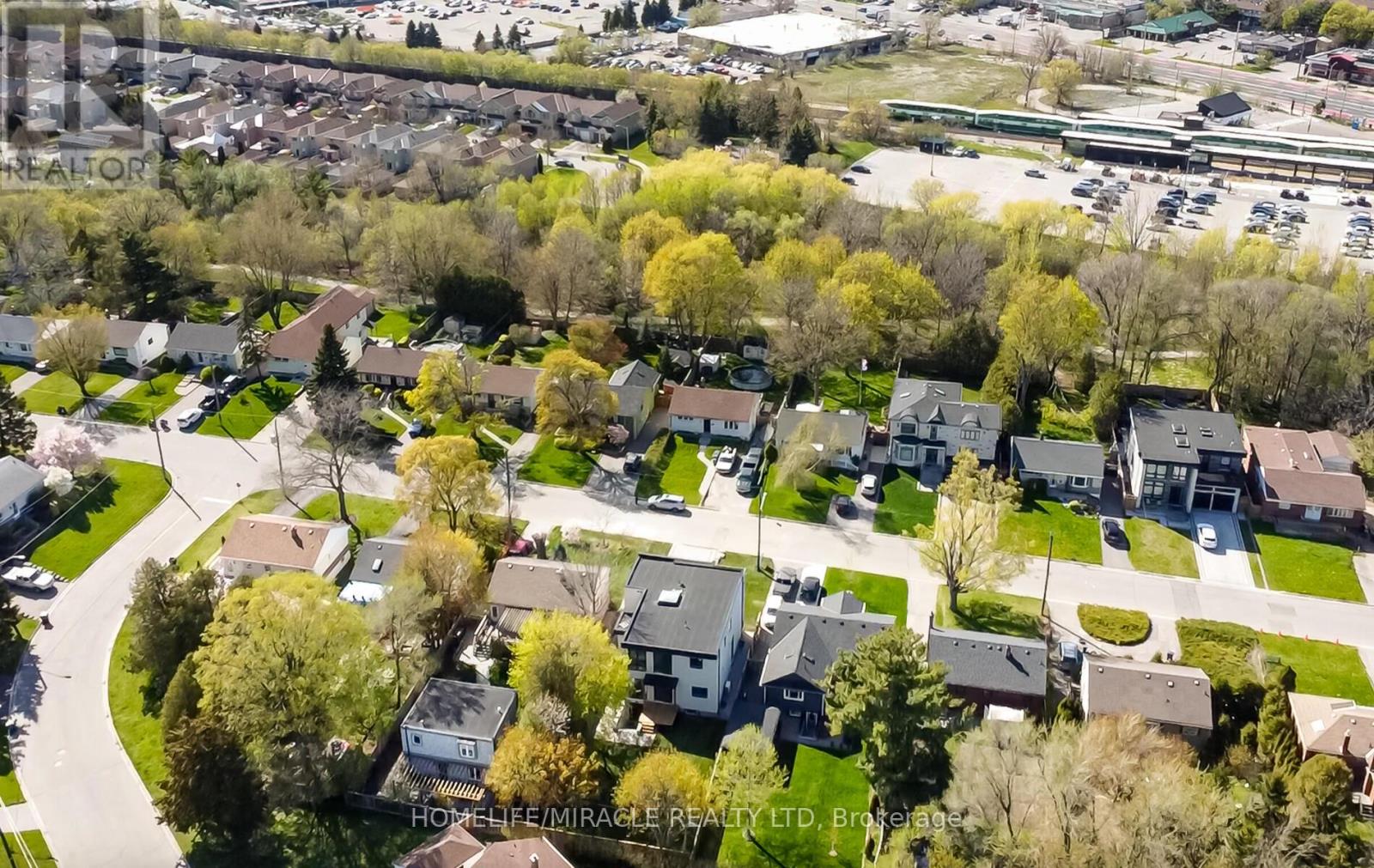 Photo 5 of 55 Adanac Drive, Toronto ON