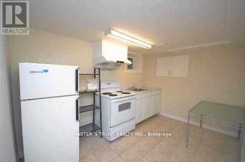 Photo 5 of 16 Landseer Road, Toronto ON