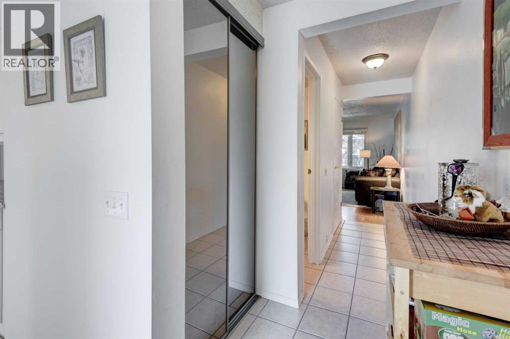 Photo 13 of 110 2300 Oakmoor Drive Sw, Calgary AB