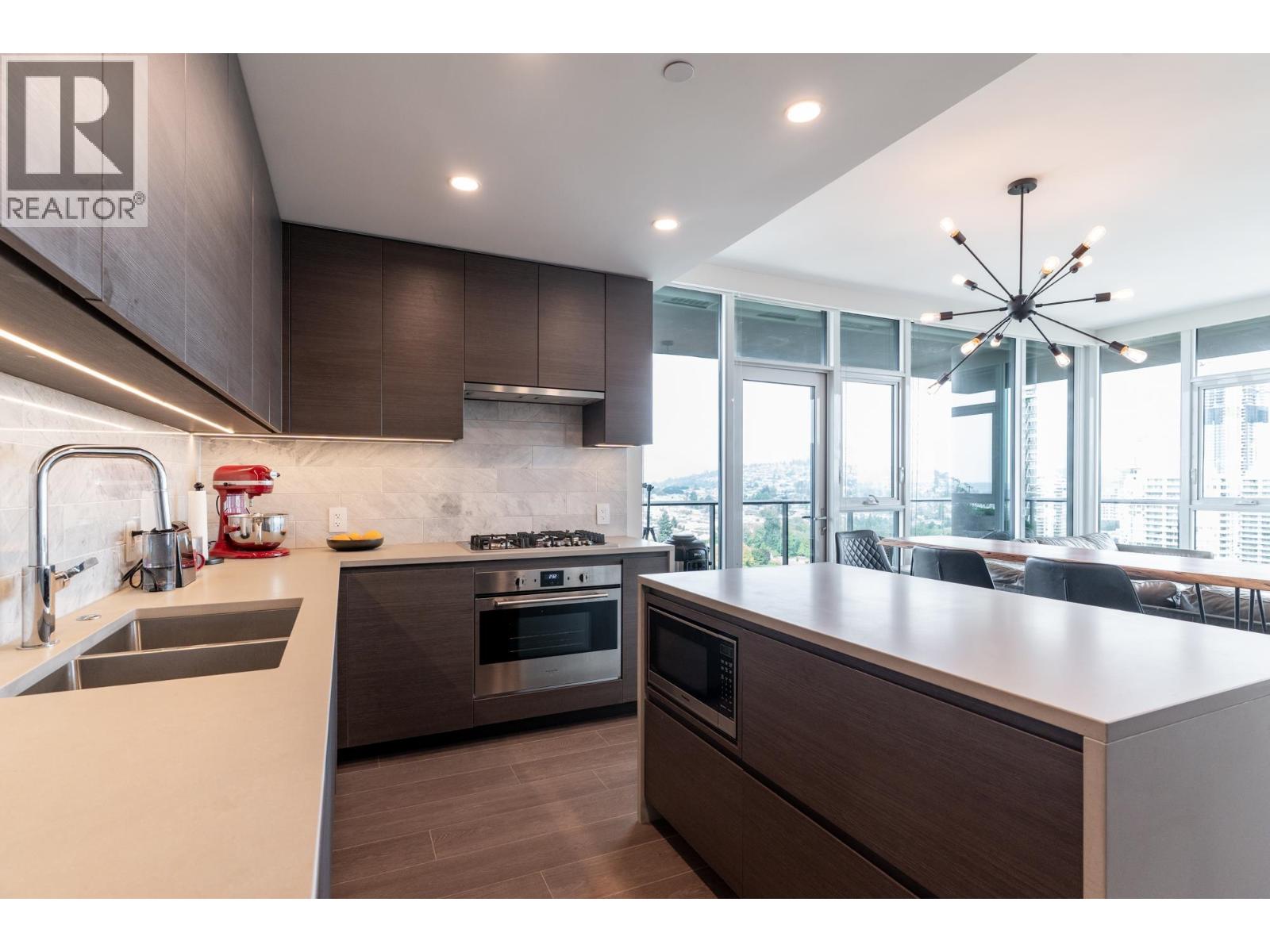 Photo 5 of 2707 4168 Lougheed Highway, Burnaby BC