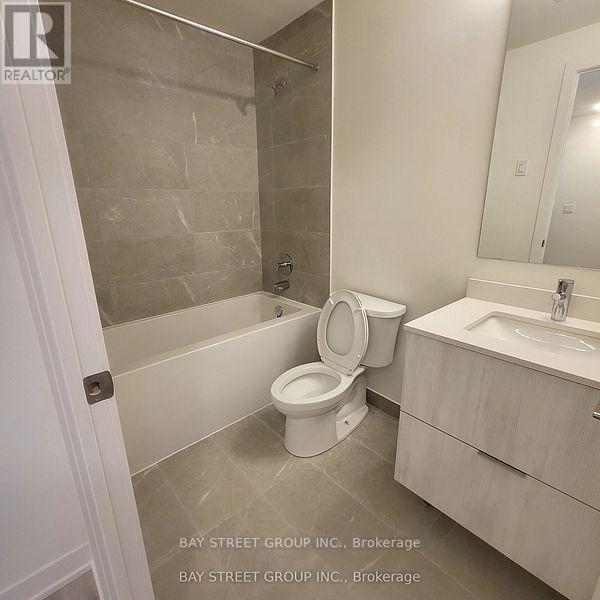 Photo 11 of 1006 14 David Eyer Road, Richmond Hill ON
