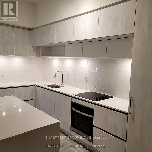 Photo 3 of 1006 14 David Eyer Road, Richmond Hill ON