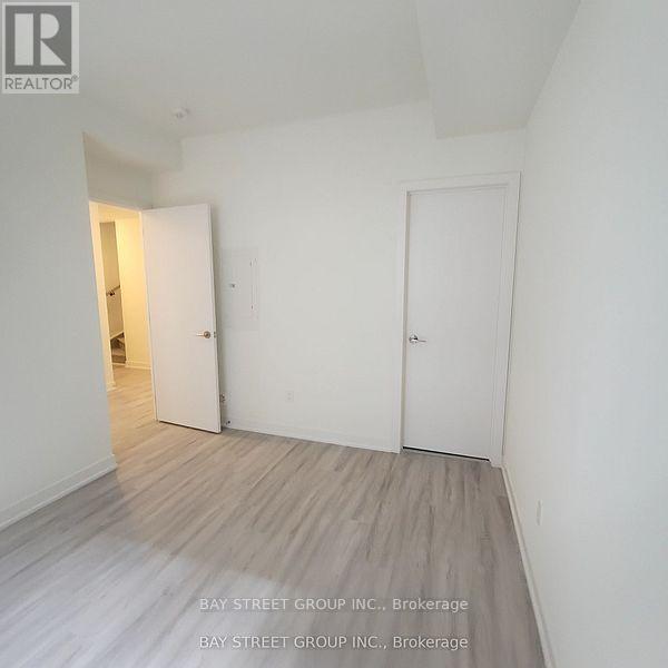 Photo 8 of 1006 14 David Eyer Road, Richmond Hill ON