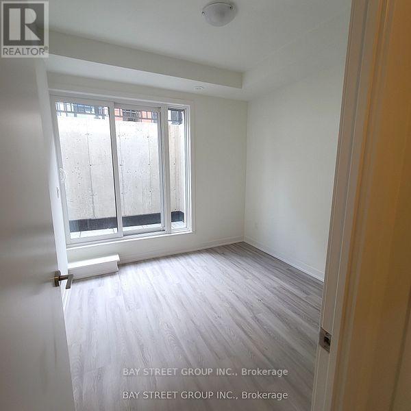 Photo 9 of 1006 14 David Eyer Road, Richmond Hill ON