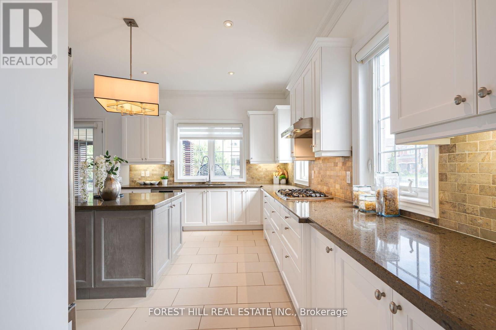 Photo 18 of 101 Glenheron Crescent, Vaughan ON