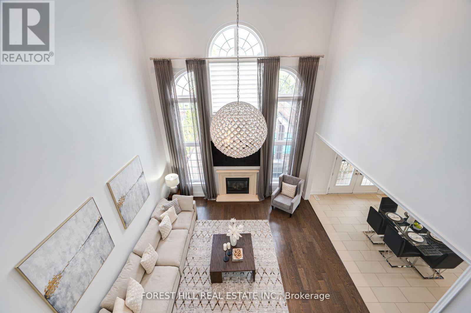 Photo 23 of 101 Glenheron Crescent, Vaughan ON