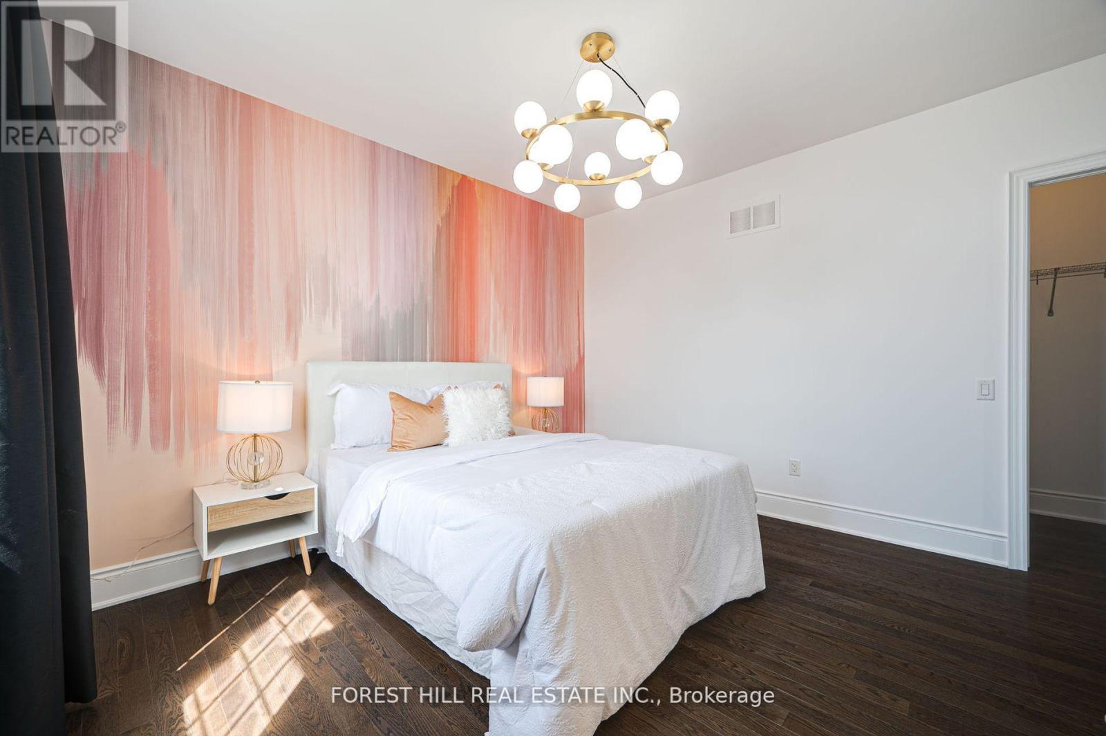 Photo 32 of 101 Glenheron Crescent, Vaughan ON